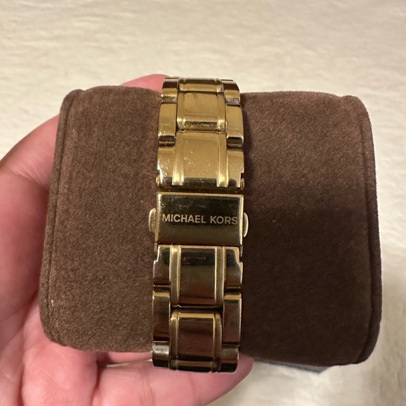 Michael Kors Watch - Picture 3 of 4